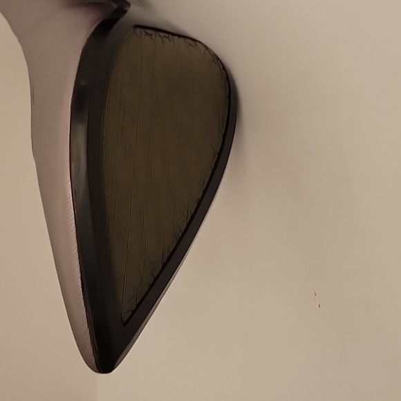 CALVIN Klein Gayle Metallic Pumps - Picture 7 of 8